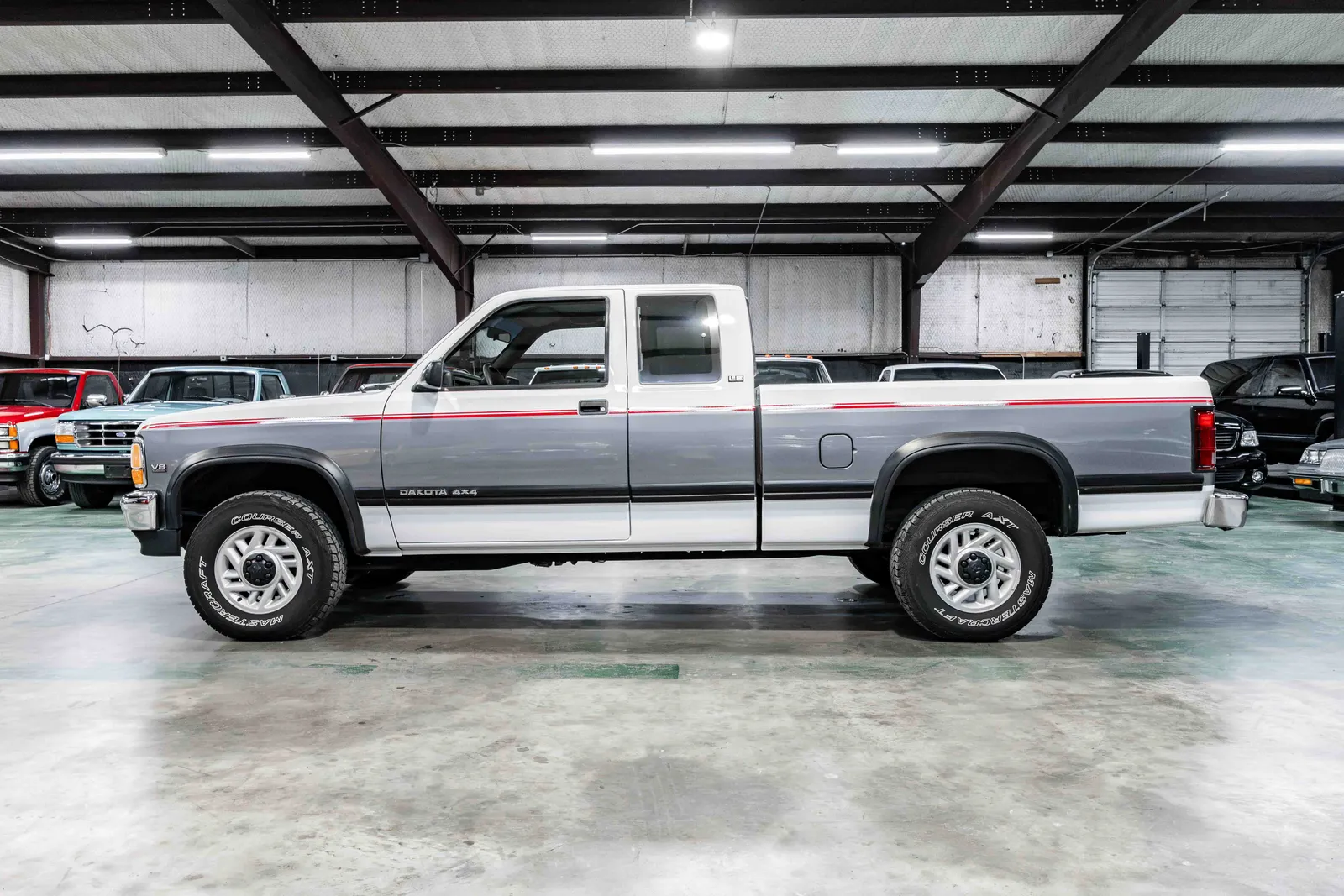 1992-Dodge-Dakota-Bright White Silver Metallic-597743-34.jpg